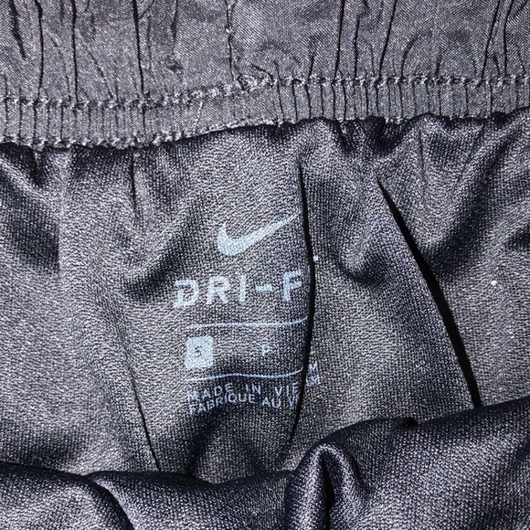 Nike Dri fit black swirl print athletic running shorts size medium - Picture 3 of 6